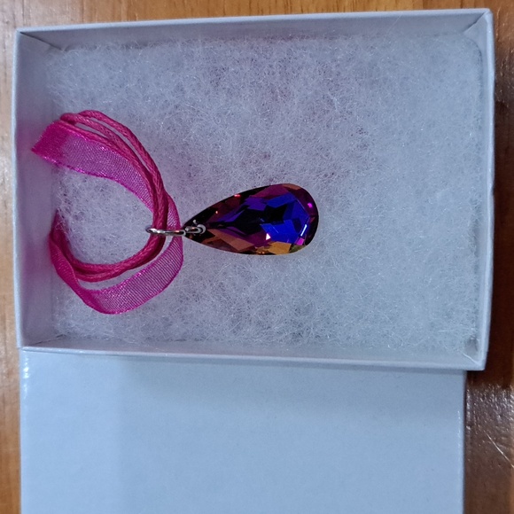 Midnight Crimson Crystal Marquise Necklace - Picture 4 of 6